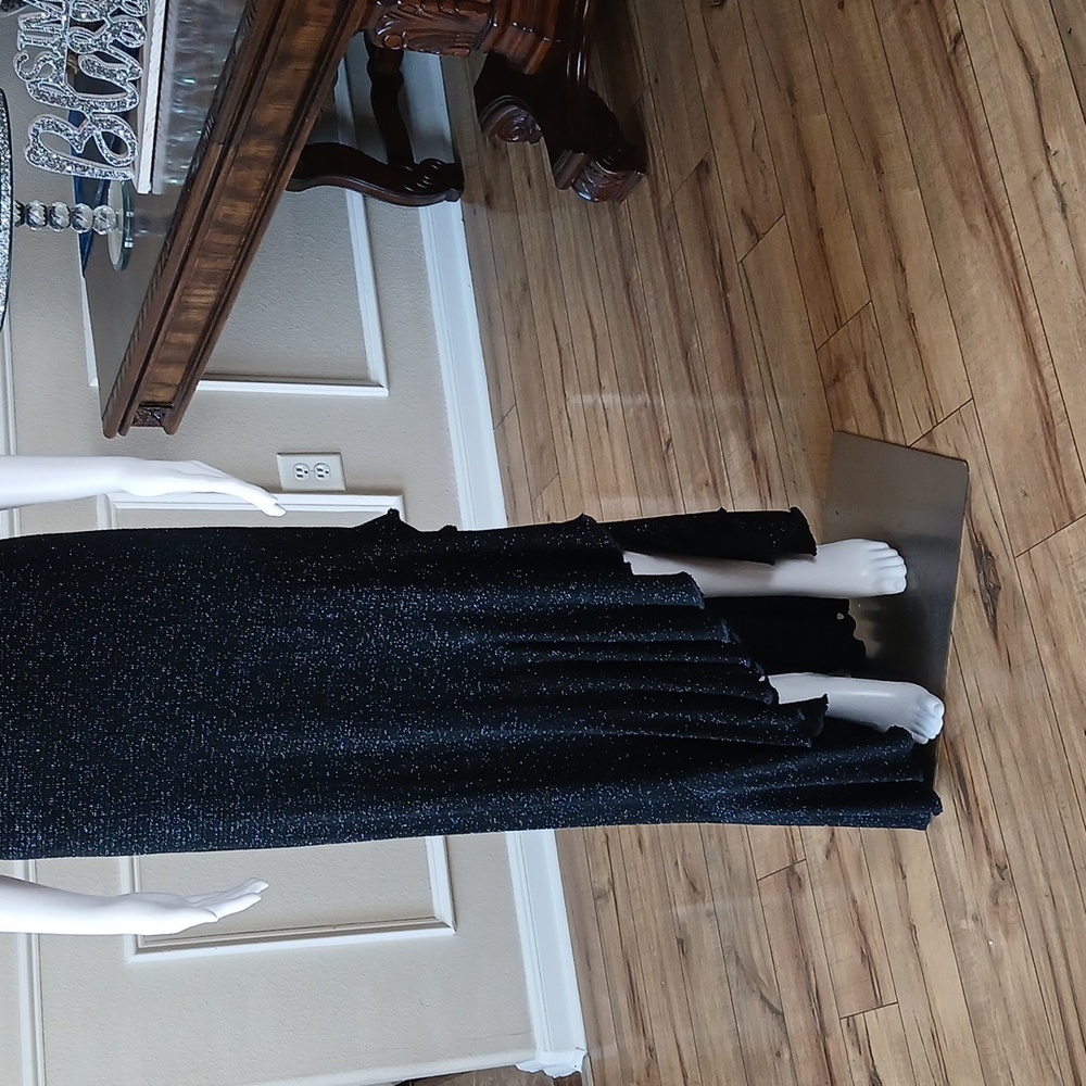 Windsor Black Shiny Asymmetrical Ruffle Floor-Length Cocktail Dress. Size S - Picture 14 of 17